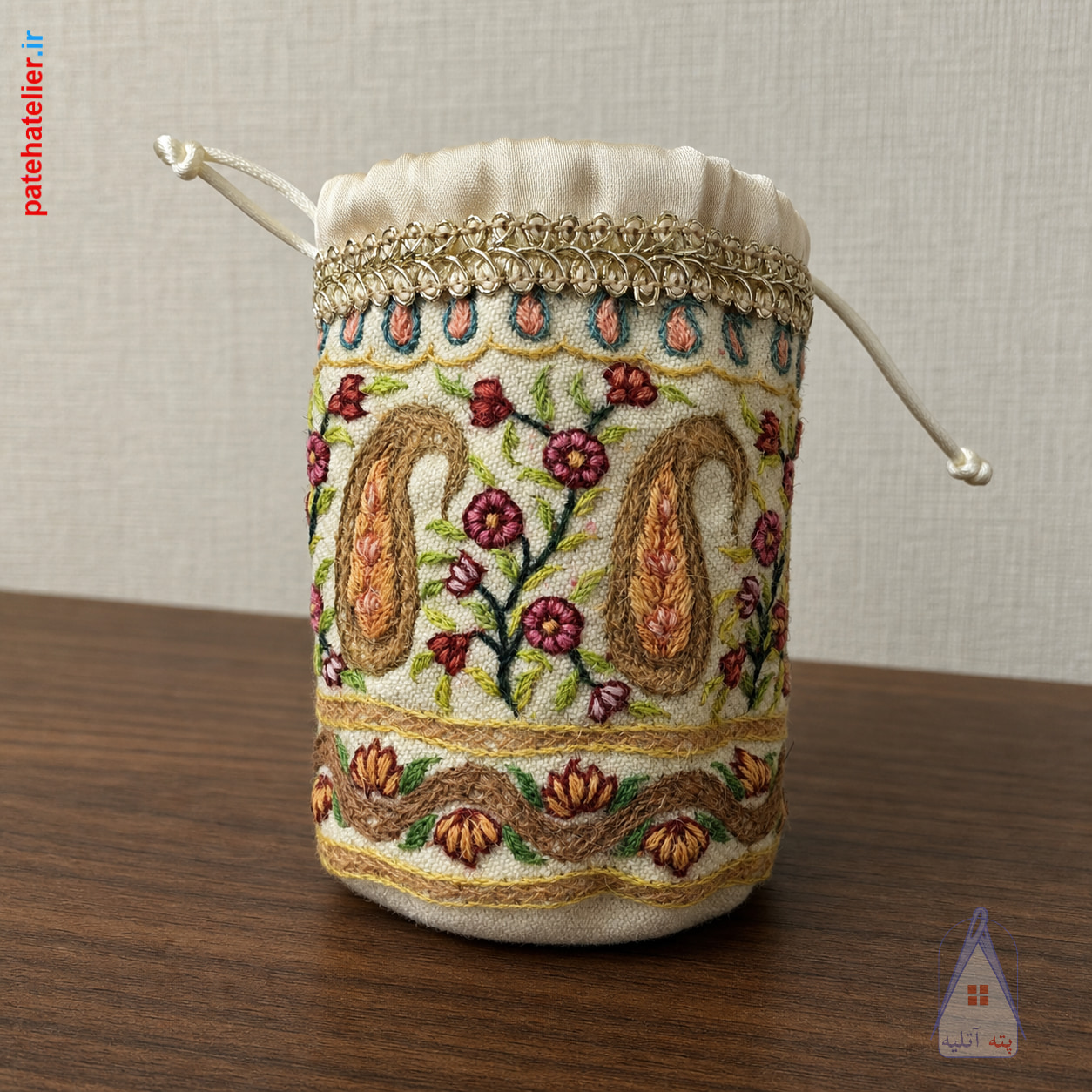 pateh-drawstring-pouch کیف پته دوزی گیاهی