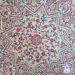 رومیزی گرد اصیل پته دوزی کرمان با رنگرزی گیاهی و شال متراکم پشمی
