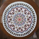 رومیزی گرد پته دوزی کرمان با نخ گیاهی و شال پشمی